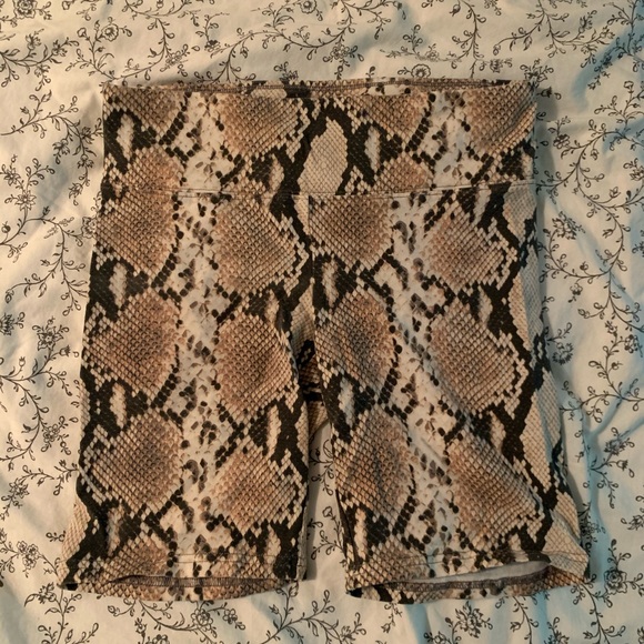 TNA Pants - TNA 7” biker shorts